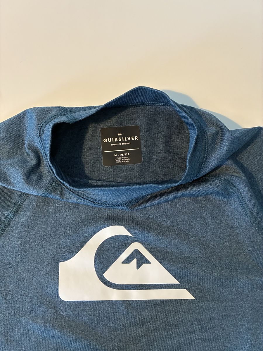Quiksilver Lotti di vestiti: Quiksilver Set, Badehose & Shirt – Usato da Altnau venduto da kurvenmuehle 4
