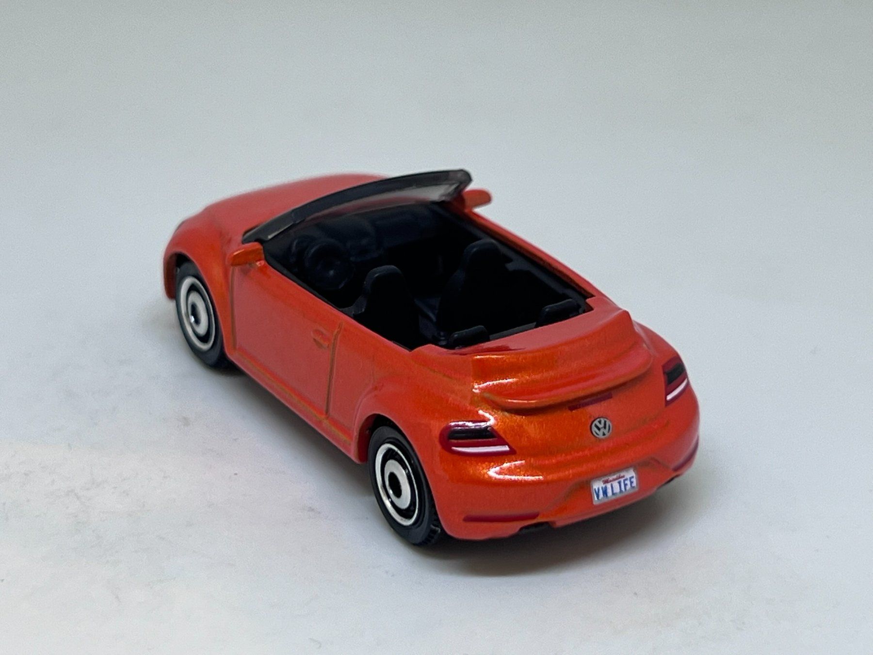 Matchbox Modellini d'auto: Matchbox 2019 Volkswagen Beetle #733 – Usato da Wildegg venduto da LaaBoutique 2