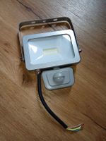 LED Strahler ZTLS-10S mit Bewegungsmelder 10W IP65 neuwertig
