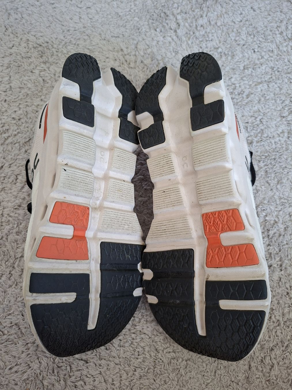 On Scarpe da uomo: Chaussures On Running Cloudrunner blanc orange taille 40 – Usato da Renens VD venduto da ser_j2fn 6