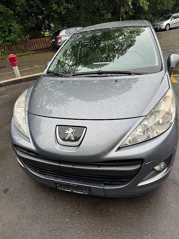 Peugeot Automobili: peugeot 207 1.6i 16v – Usato da Wettingen venduto da ika_ct6j