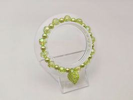 Damenarmband Acryl-Perlen mit Blatt in Limetten-Grün