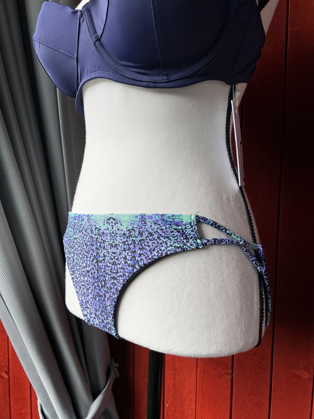 Costumi da bagno & Bikini: Badeanzug BH 85D Unterhose M – Nuovo e nell'imballaggio originale da Riehen venduto da edu_92w7 5