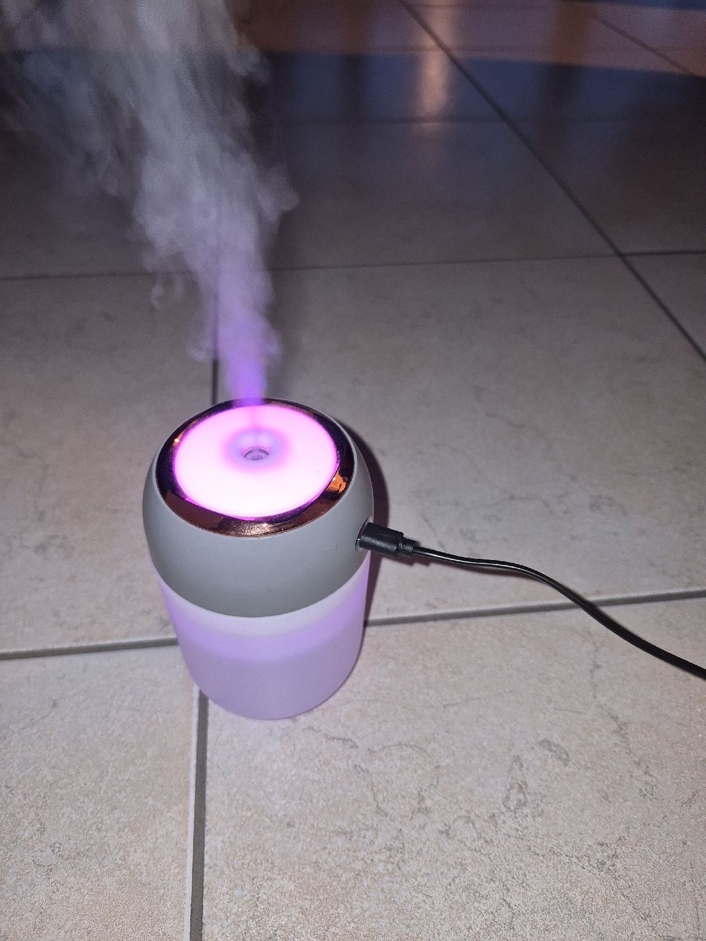 Umidificatori d'aria: mini LED Luftbefeuchter mit Wasserfilter – Usato da Istighofen venduto da kla_2k5b 4