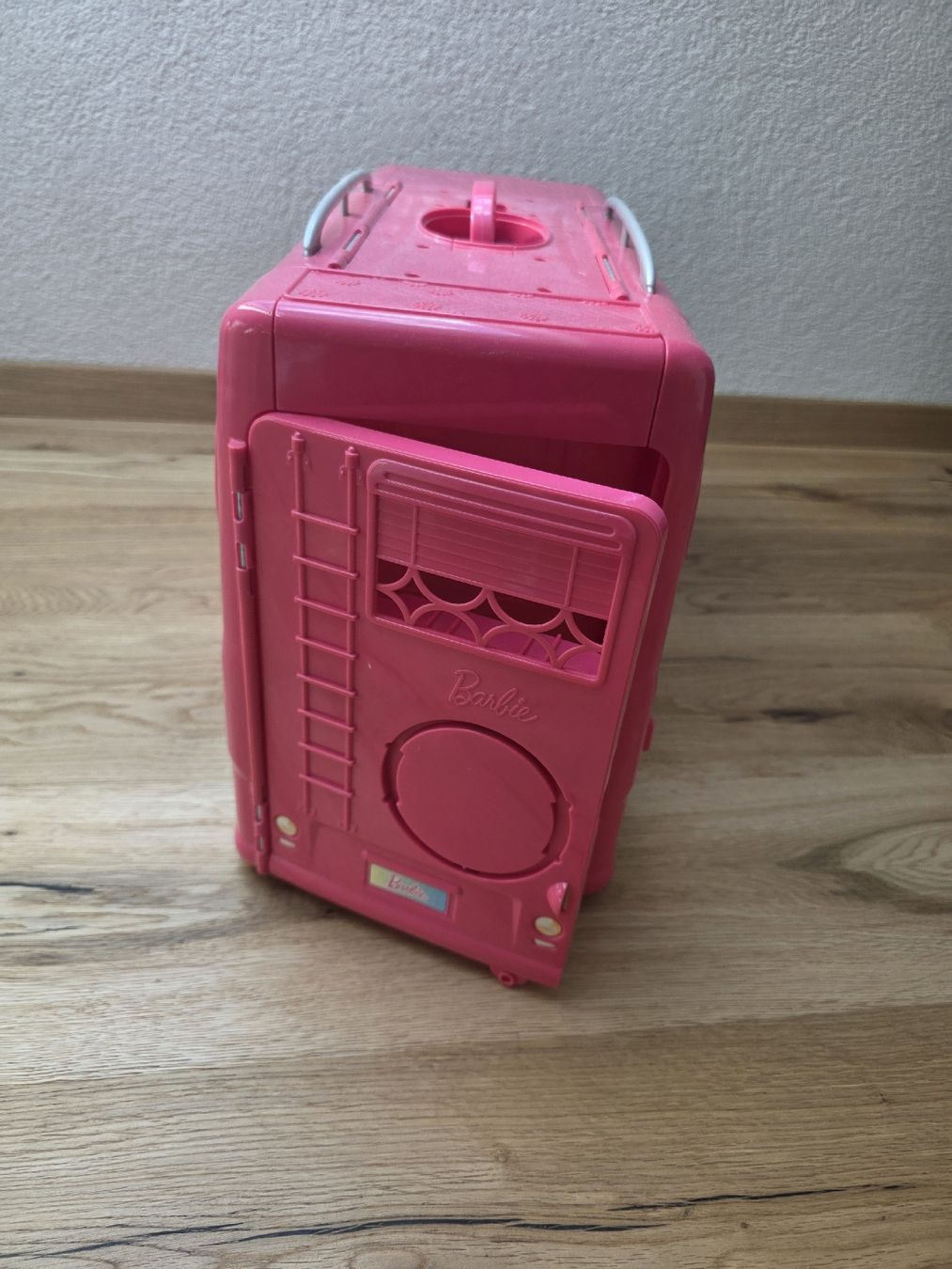 Giocattoli: Barbie Wohnmobil mit Rutsche – Usato da Toffen venduto da ver_x68f 7