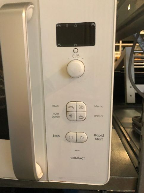 Fust Elettrodomestici da cucina: Fust Microwelle – Usato da Yverdon venduto da DerStorchUndDieBiene