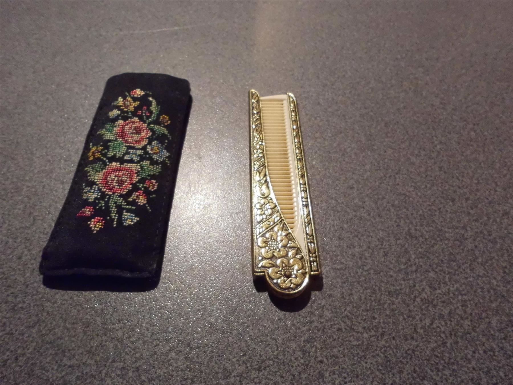 Altro per la cura dei capelli: Kamm zusammenklappbar im Etui – Usato da Zürich venduto da abraxas1291 1