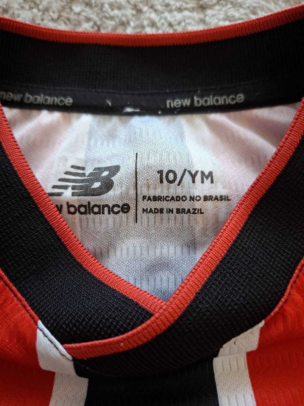 New Balance Scarpe, pantaloni & magliette da ginnastica: Maillot New Balance SPFC junior taille 10/YM rayé – Usato da Renens VD venduto da ser_j2fn 1