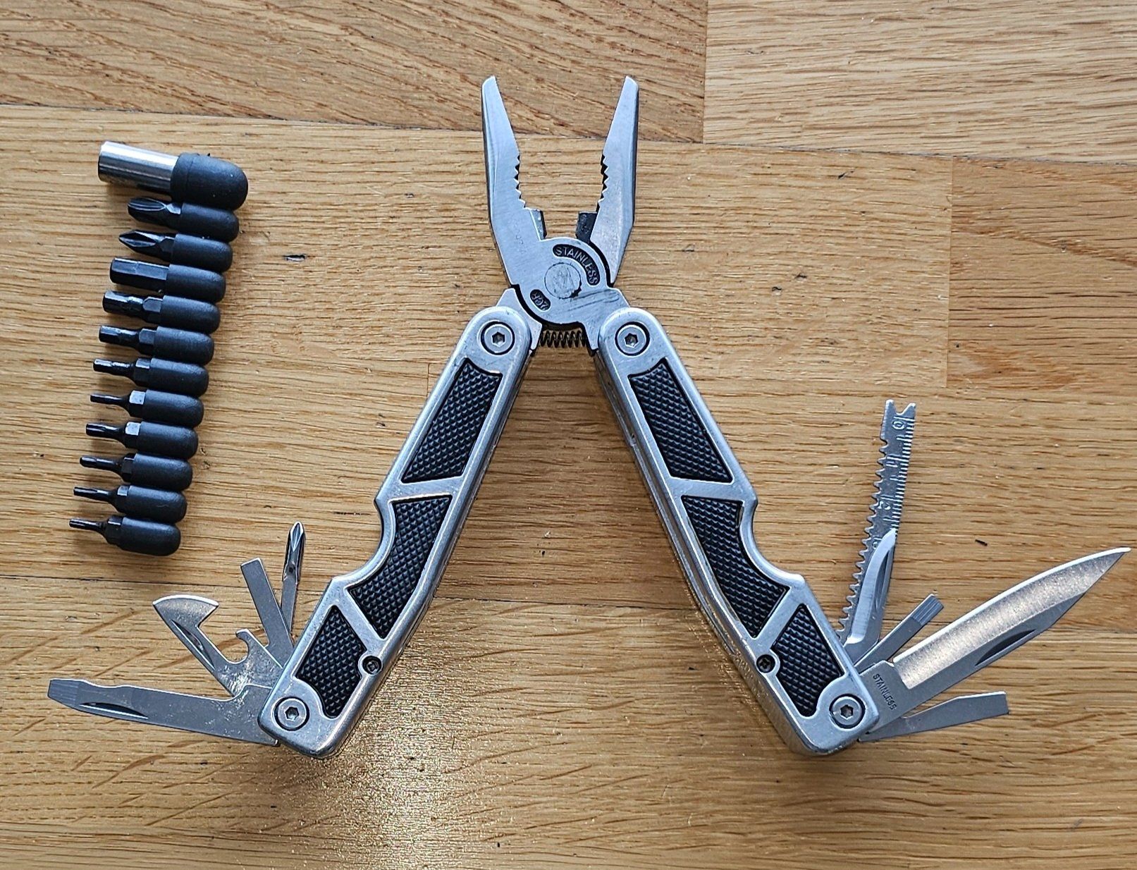 Tutti gli attrezzi: ✅Multifunktionswerkzeug Multitool inkl. Adapter-9 Bits📌 – Usato da Kreuzlingen venduto da UAE 6