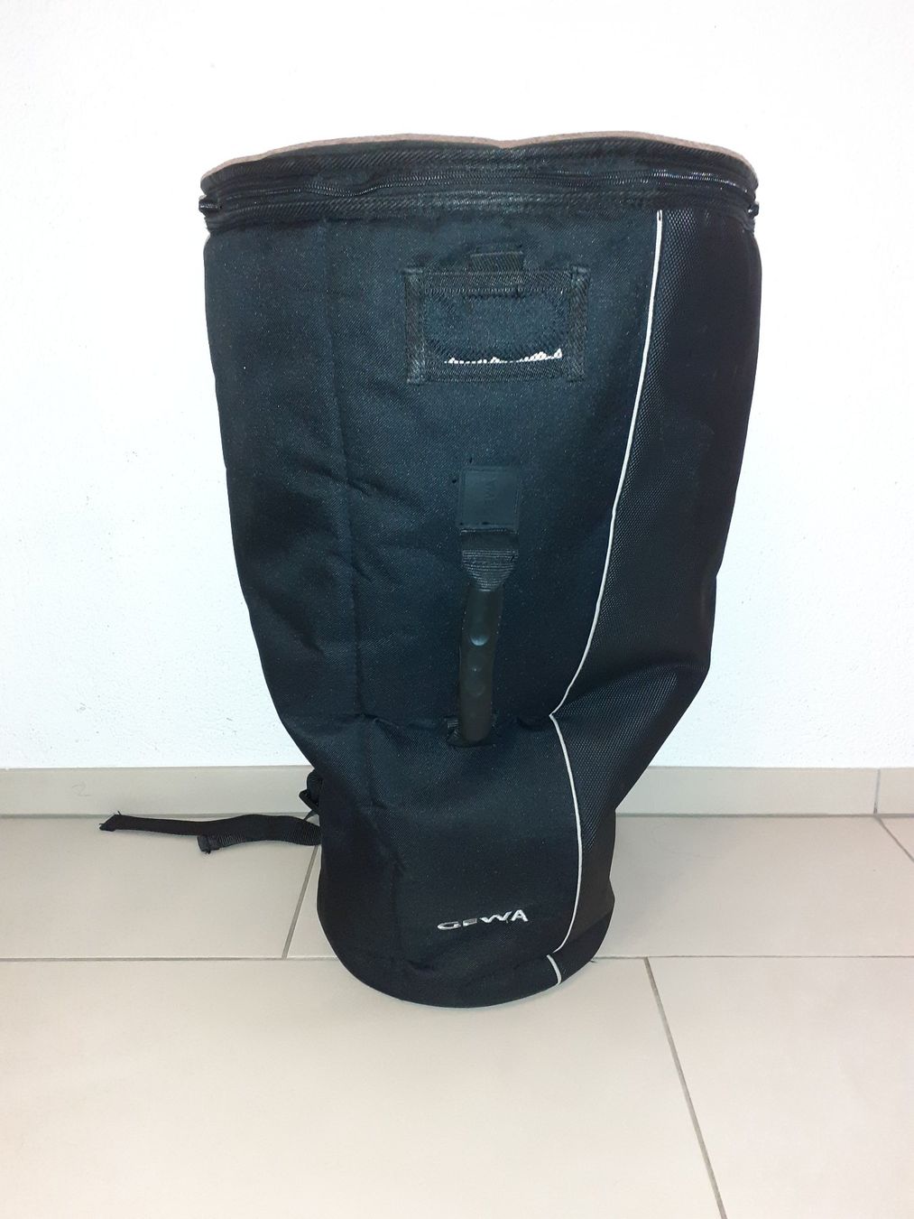 Instruments de musique: Djembe mit passender Tasche und Lehrbuch ink. CD – D'occasion à Volketswil par greifensee11511 7