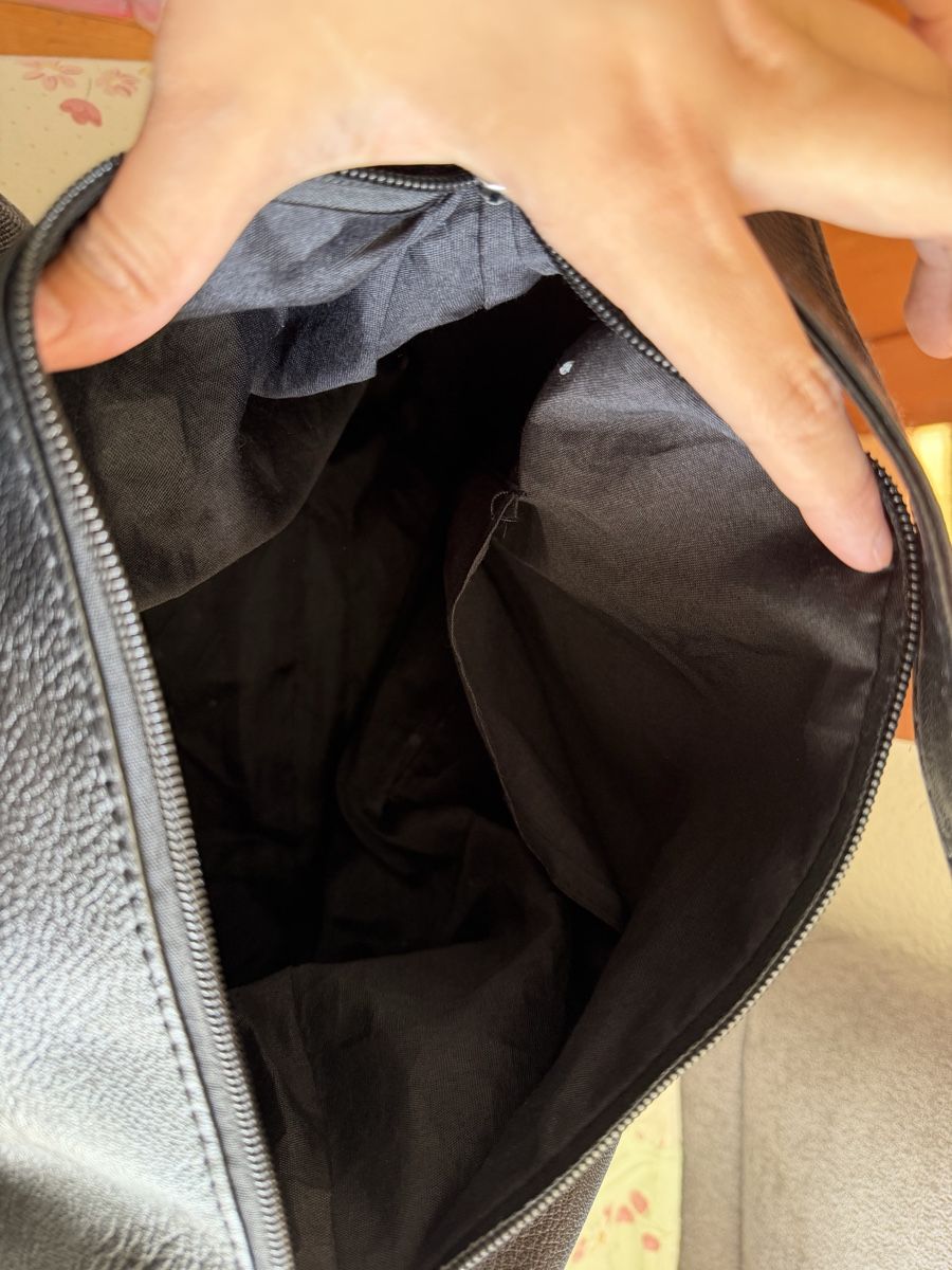 Borse: Black Vegan Leather Convertible Shoulder Bag – Usato da Schlieren venduto da mol_6xk6 2