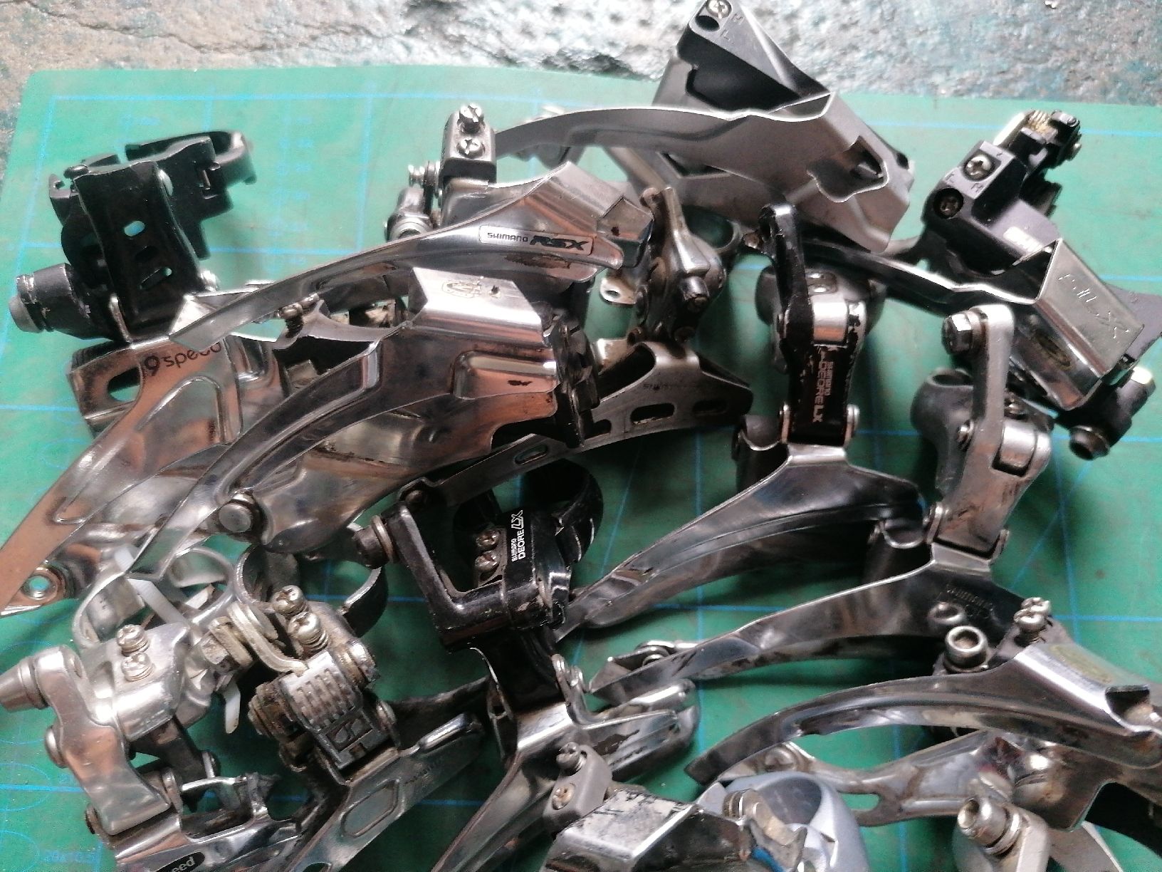 Shimano Pezzi di ricambio: Umwerfer Shimano – Usato da Lausanne venduto da Frankenstein 1