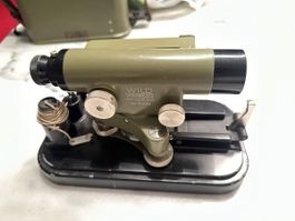 WILD HEERBRUGG Nivellier Nr. 43586 (ca. 1950er)