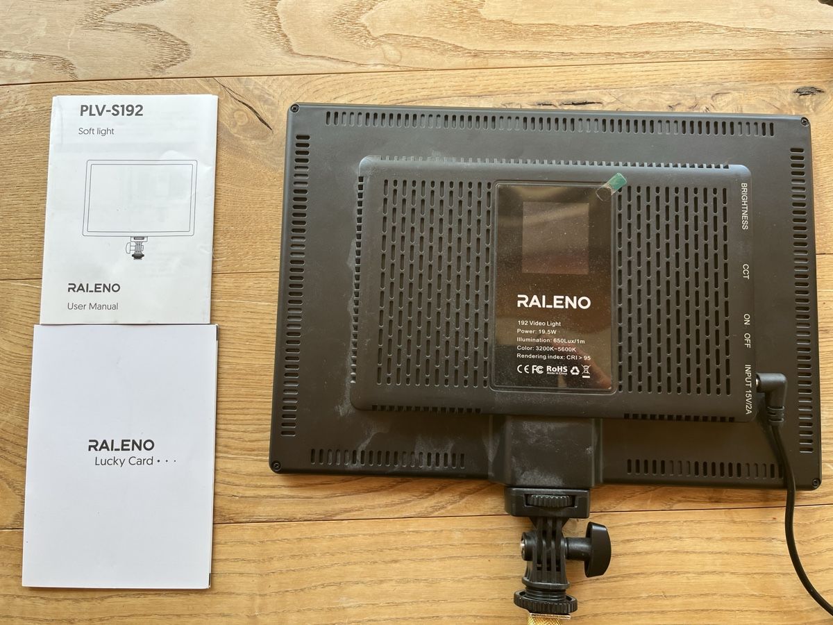Lampade: Raleno Video Light 19.5W Softlight – Usato da Wikon venduto da Onyx_flier 1