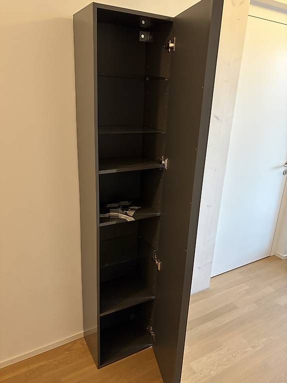 Armadietti a specchio: Schrank mit Spiegel – Usato da Inwil venduto da mat_mh2s 2