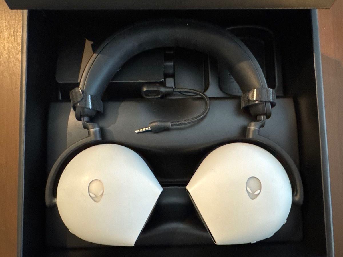 Alienware Kopfhörer: Alienware 920H Gaming Headset Dolby Atmos RGB Bluetooth – Gebraucht aus pfäffikon zh von Star_collector 3