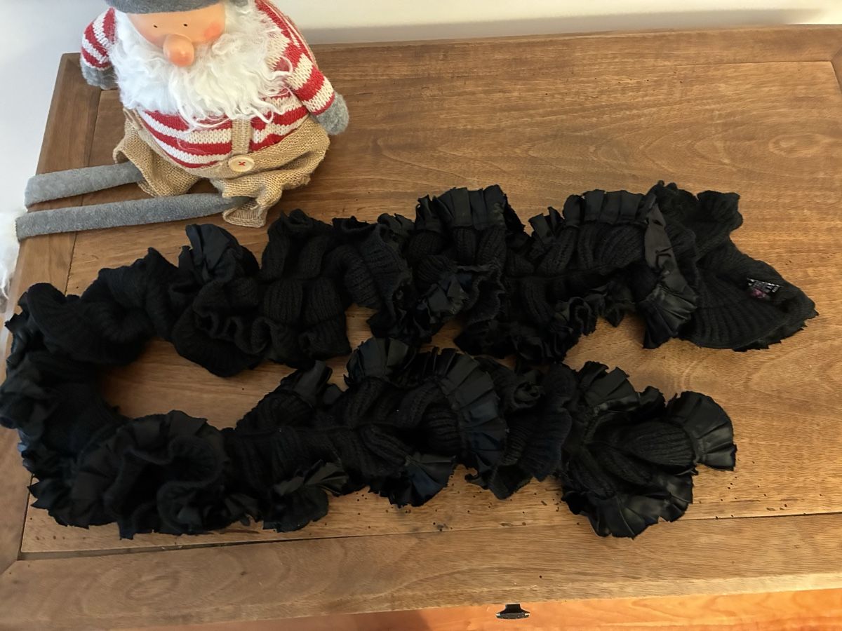 Foulards & écharpes: Écharpe noire torsadée – Neuf (Voir description) à Nyon par Sotara 3
