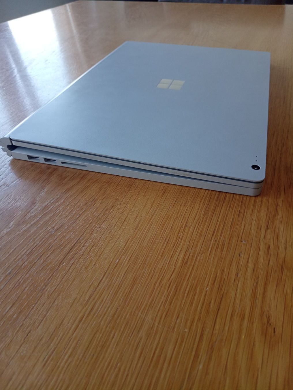 Microsoft Notebooks: Microsoft Surface Book 2, 13.5", i7, nVidia – Gebraucht aus Zuzwil SG von  1