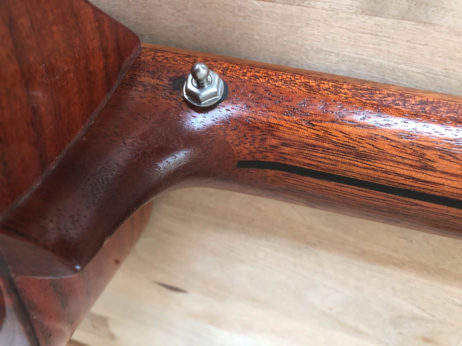 Strumenti musicali: Ukulele Flight Mustang Tenor EQ-A – Usato da Oberengstringen venduto da harburger 9