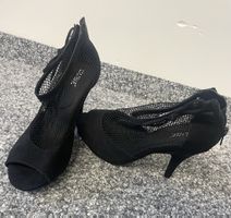 Pumps mit Netzstoff Marke CUBE schwarz Grösse 40 neu