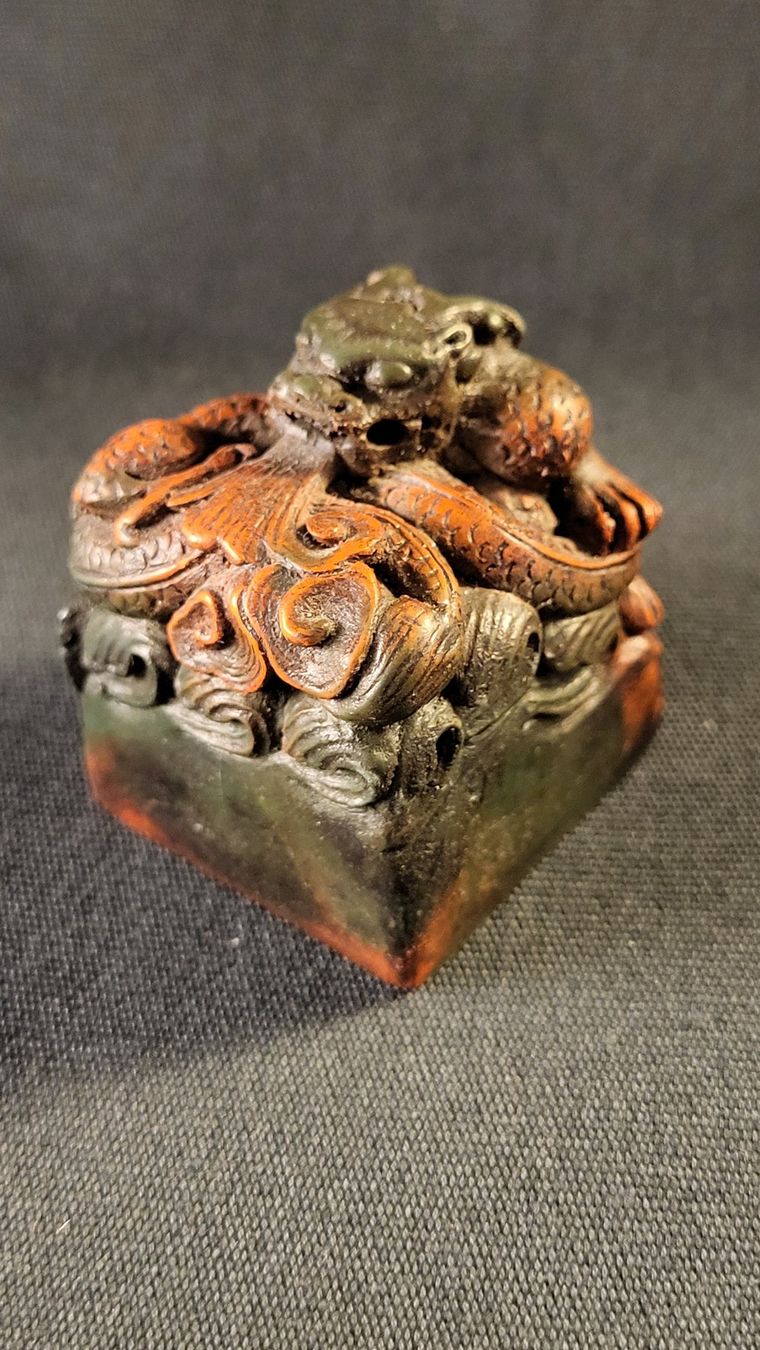 Figuren: Stein-Schnitzerei Stempel mit Drachen – Gebraucht aus Basel von spinne02