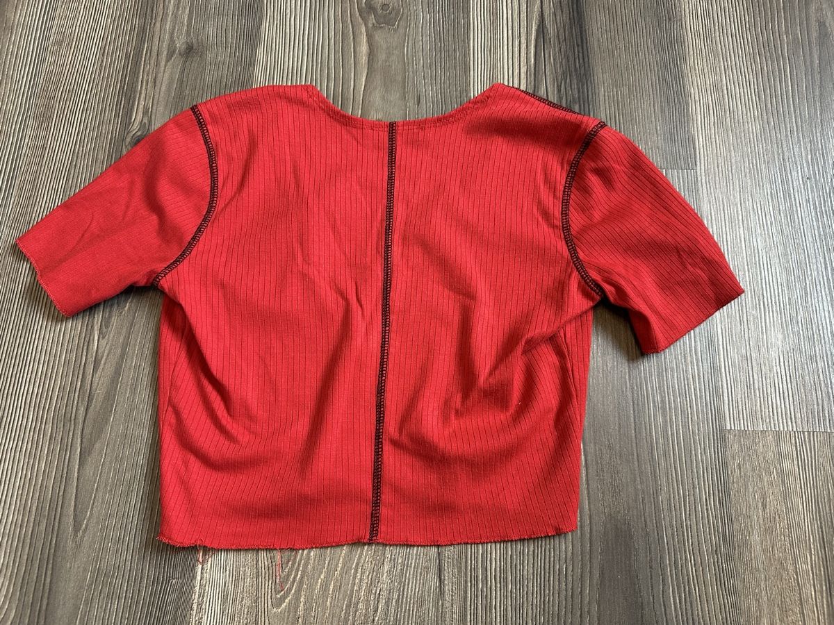 Zara Tops: Zara Top, Rot mit schwarzen Nähten Gr. S – Gebraucht aus Schaanwald von ael248 2