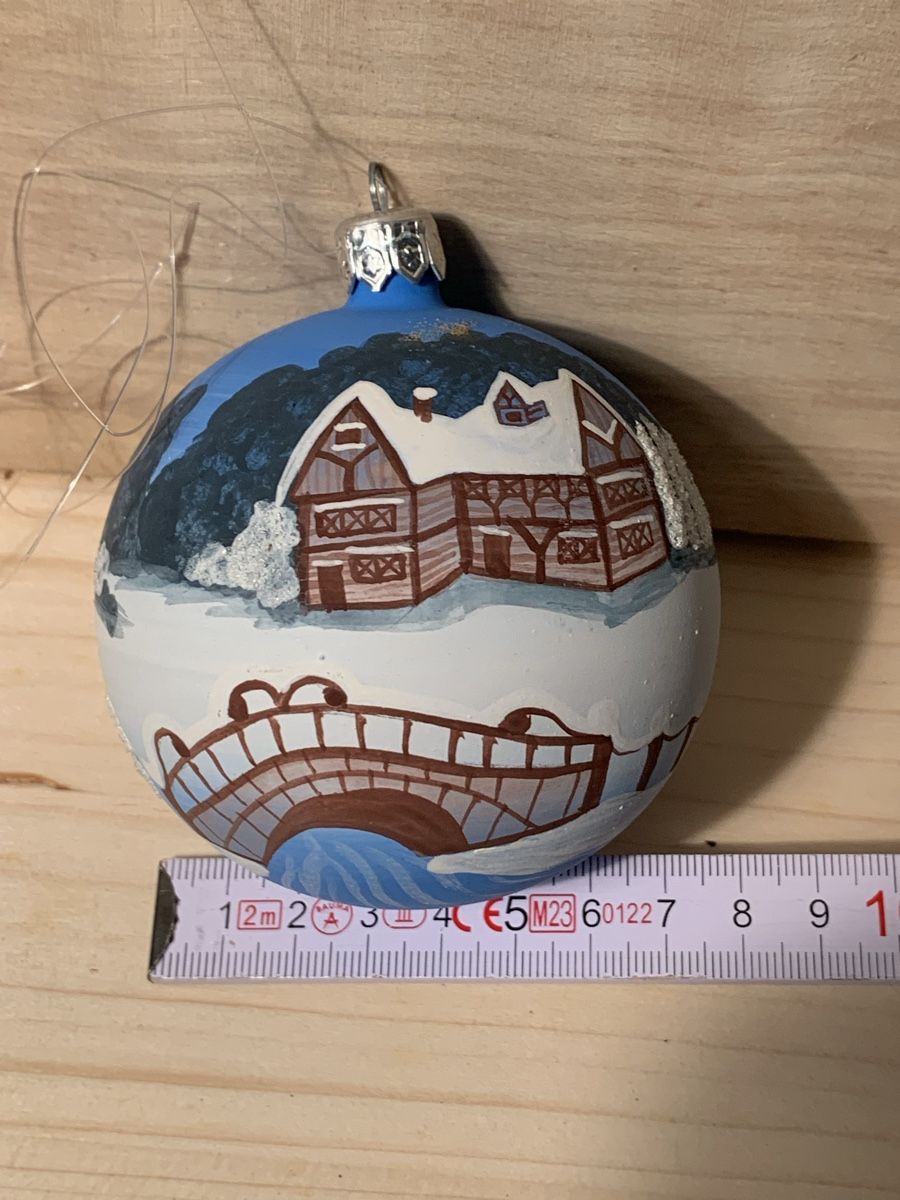 Tutte le decorazioni: Handbemalte Weihnachtskugel Winterlandschaft 10cm – Nuovo e nell'imballaggio originale da Erlenbach ZH venduto da Ritschly