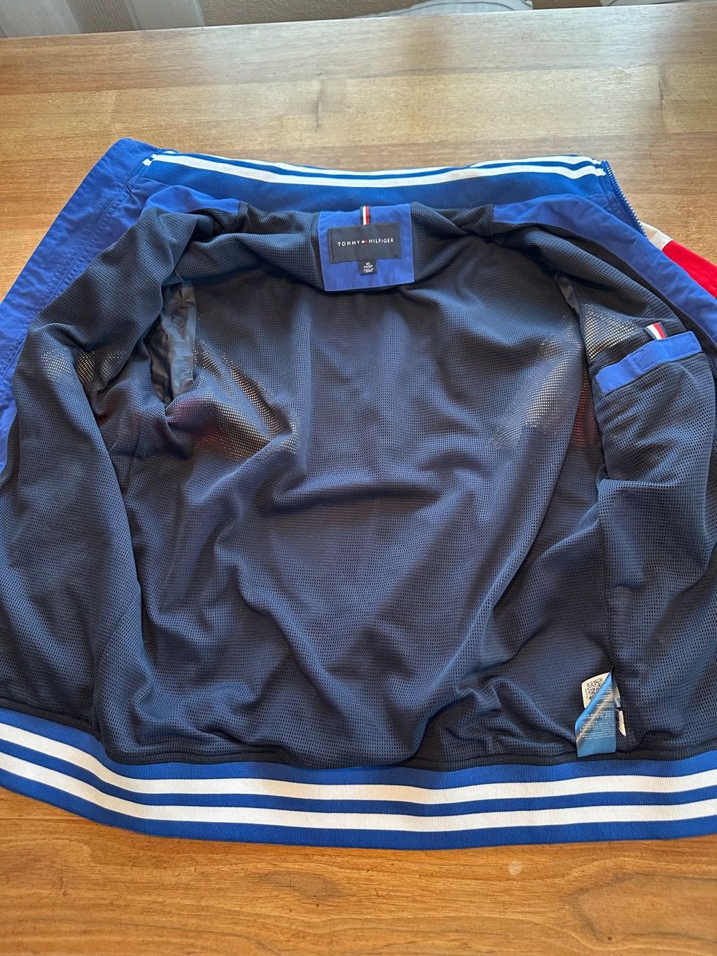 Tommy Hilfiger Giacche: Tommy Hilfiger Windbreaker-Jacke – Nuovo (secondo la descrizione) da Starrkirch-Wil venduto da timothy25 1