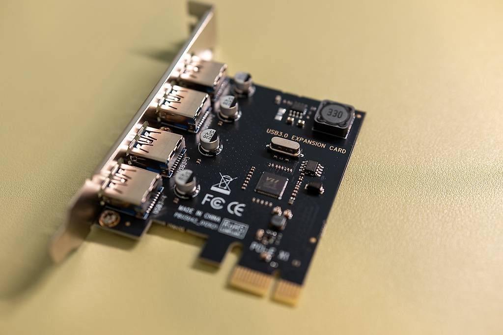 Unità & Adattatore: Carte d'extension PCI-E 1x vers 4 USB 3.0 – Usato da Ferreyres venduto da Geek_Inside 1