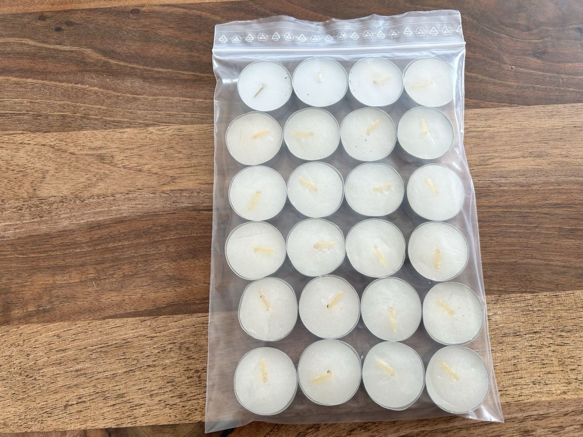 Ikea Candele: 24 Teelichter neu und originalverpackt – Nuovo (secondo la descrizione) da Rupperswil venduto da Birke11