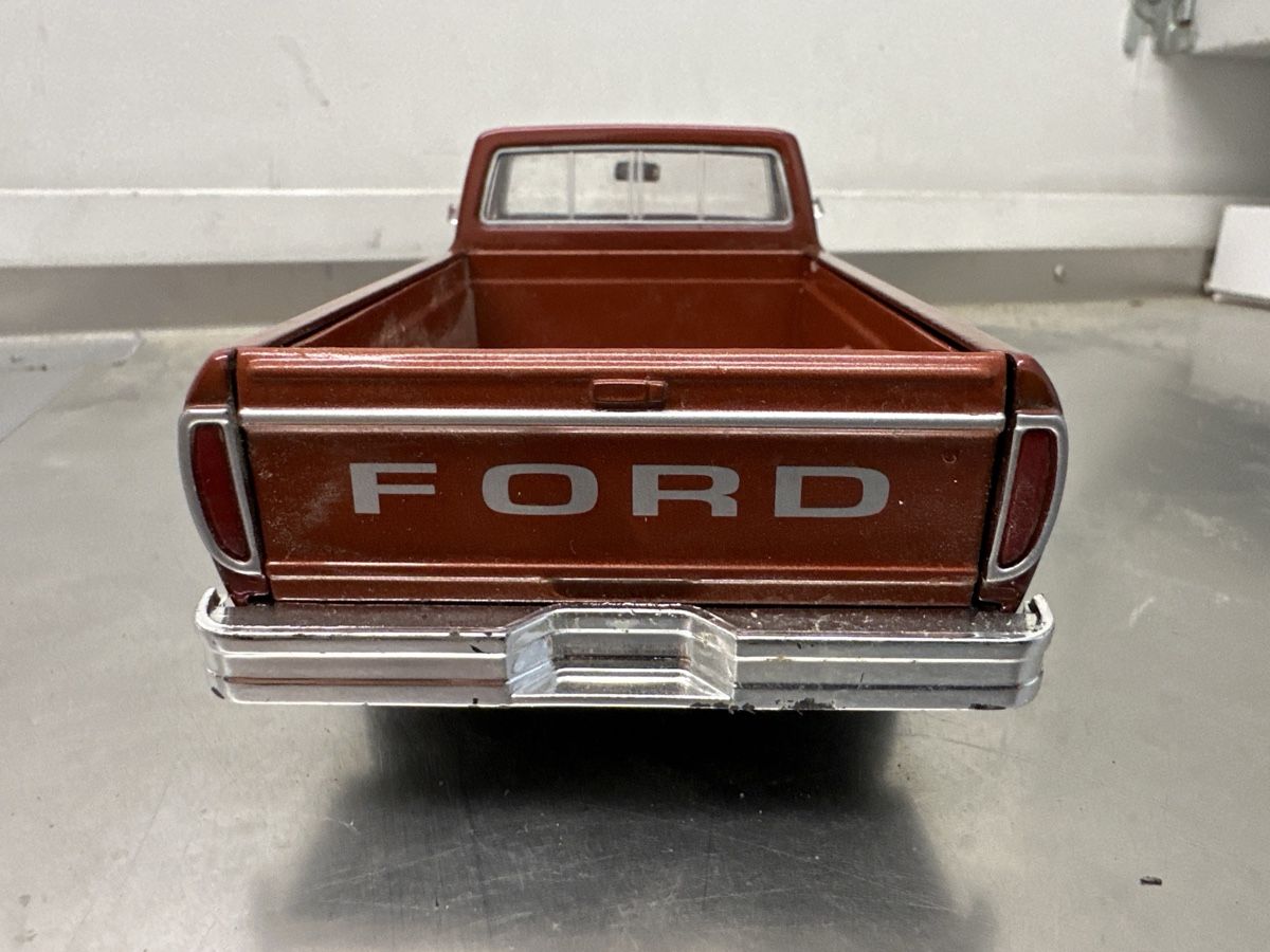 Ford Modellini d'auto: Oldtimer Ford F150 Custom Pickup Truck Model Car – Usato da Ueken venduto da crxundevo8 2