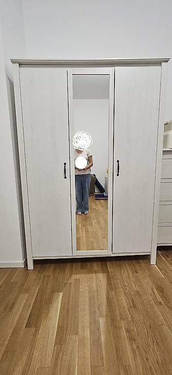 Armoires: Armoire 3 portes à donner – D'occasion à Bussigny par ana_v9l2