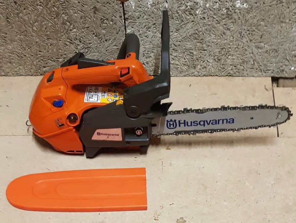 Husqvarna Sägen: Husqvarna t435 – Gebraucht aus Basel von