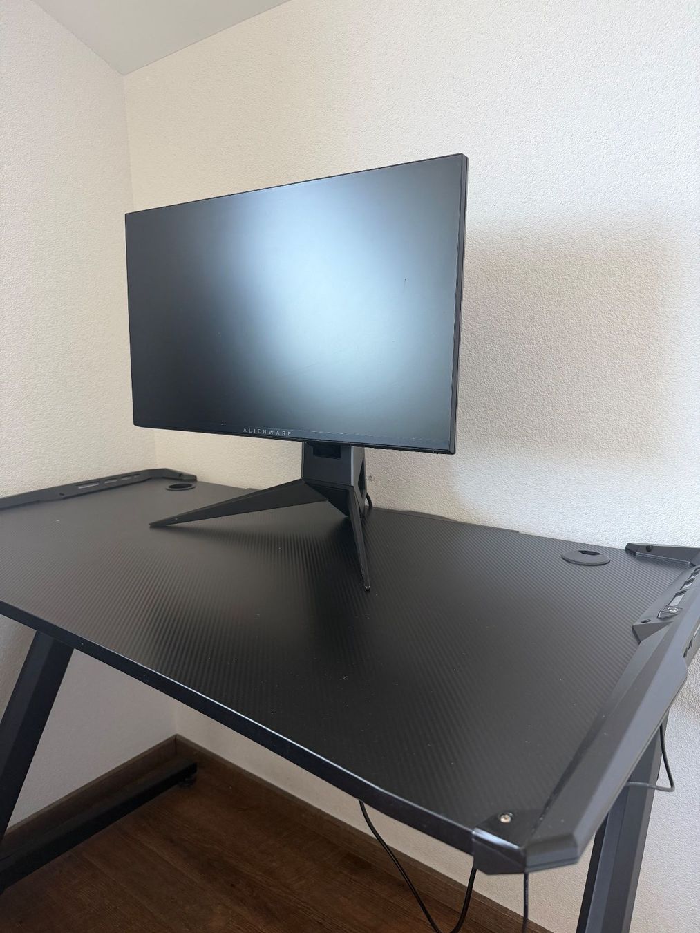 Scrivanie: Gamer Tisch oder Pult – Usato da Trin venduto da Plusminus2 3