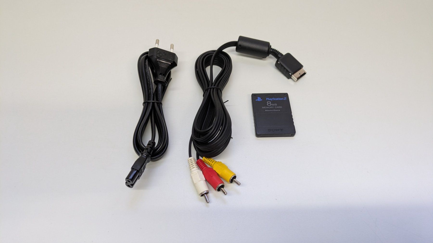 Sony Console: PlayStation 2 Fat mit 2 Controller ORIGINAL – Usato da Menziken venduto da mame18 5