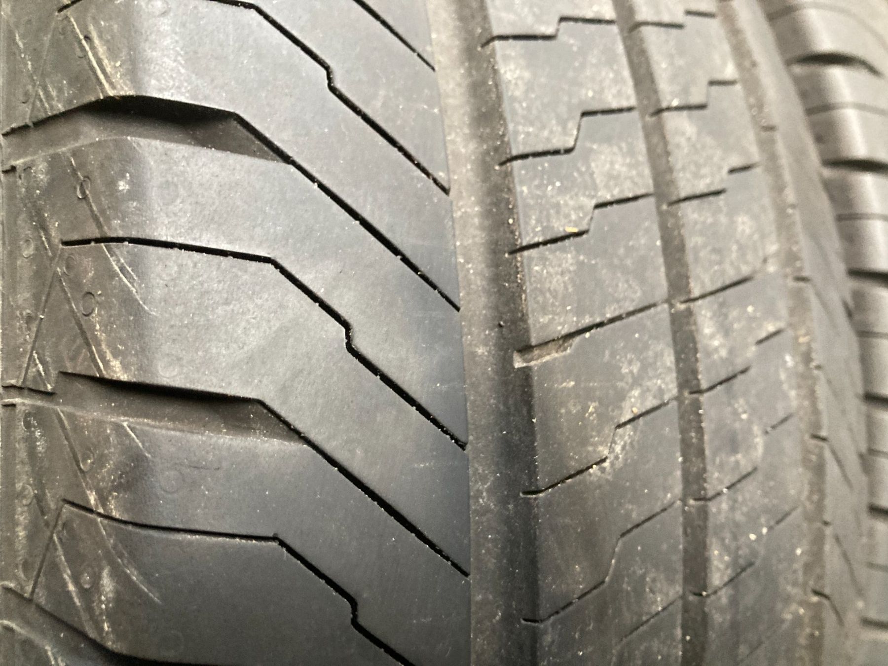 Continental Pneumatici & Ruote complete: 215/65R16 C Sommerpneu Continental – Usato da Cham venduto da Cham6332 5