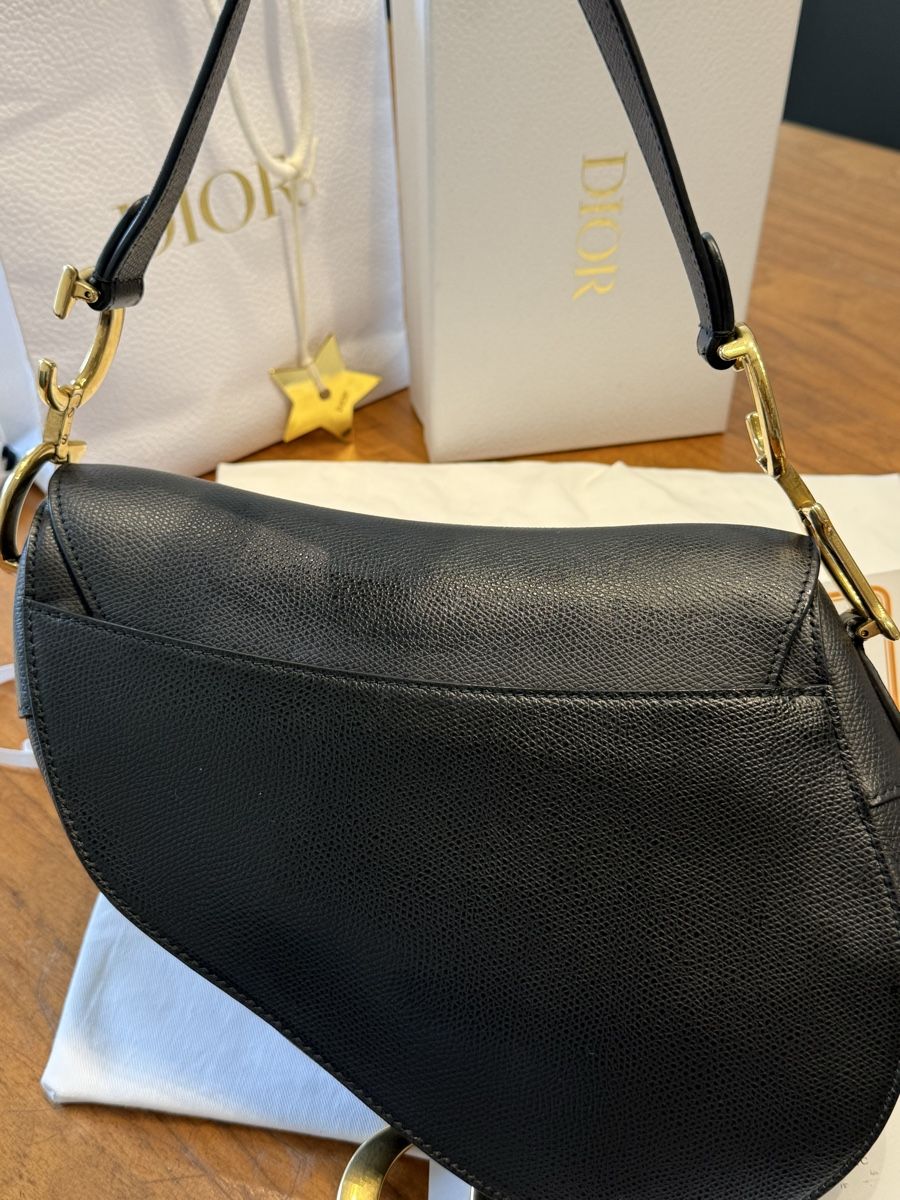 Dior Borse da donna: Sac saddle taille Médium avec bandoulière. – Usato da Chêne-Bourg venduto da luy_hk5b 2
