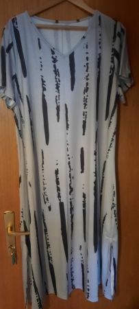 Damen Kleid V-Ausschnitt Muster hellblau Grösse 2XL neu