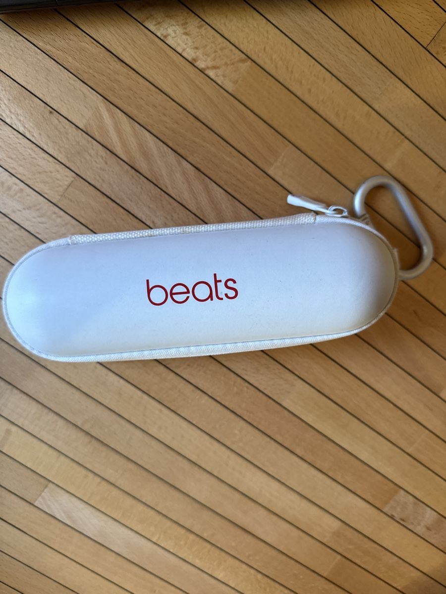 Beats Casse acustiche: Beats by Dre Headphones Case - Pristine Condition! – Usato da Flumserberg tannenboden alp venduto da pedroredshoes