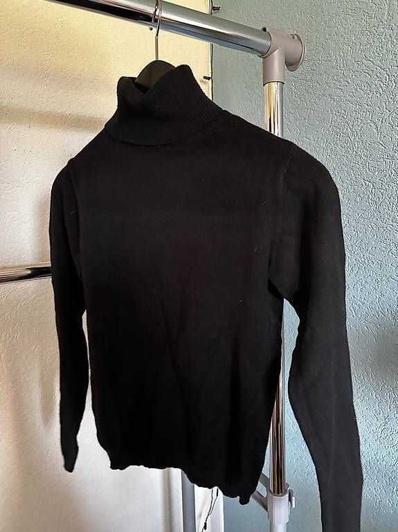 Pullover & Sweatshirts: Col roulé PULL&BEAR – Gebraucht aus Châtel-St-Denis von leacherre 1