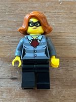 LEGO Minifigur Diebin mit roter Haarpracht