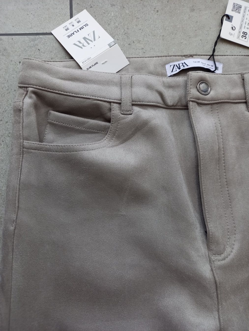 Zara Pantaloni: Neue Damenhose – Nuovo (secondo la descrizione) da Binningen venduto da mar_2jlr 2
