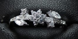 Silber 925 Fingerring mit Zirkonias