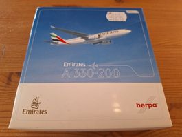 Herpa Emirates A330-200 1:500 A6-EKX