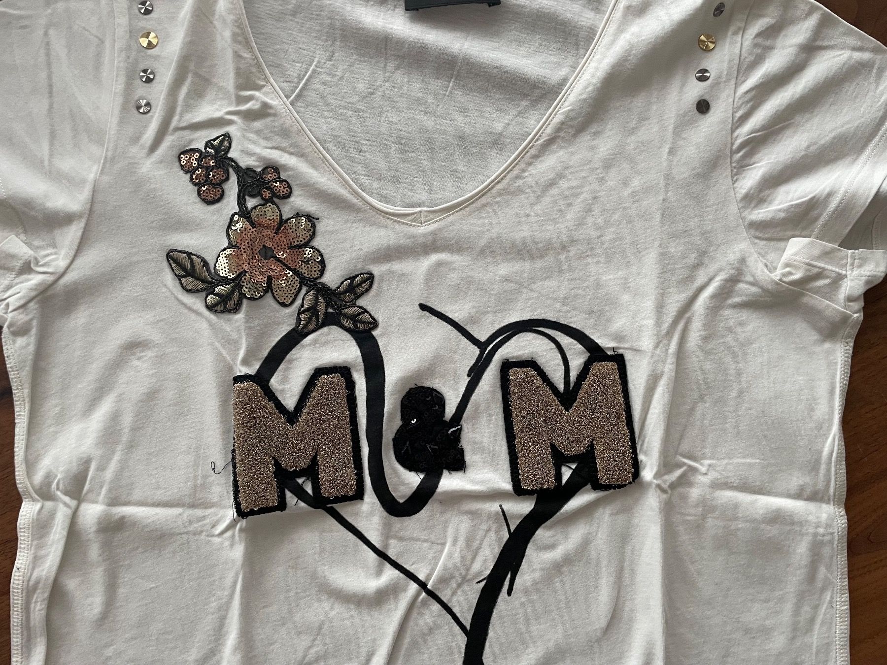 Mos mosh T-shirt: Mos mosh T - shirt – Nuovo (secondo la descrizione) da Unteriberg venduto da fae_2gz2 1