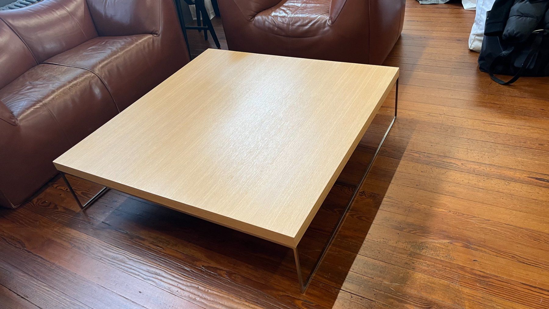 Minotti Tische: Table basse Minotti – Calder square coffee table by Dordoni – Gebraucht aus St-Blaise von pau_5yfn 1