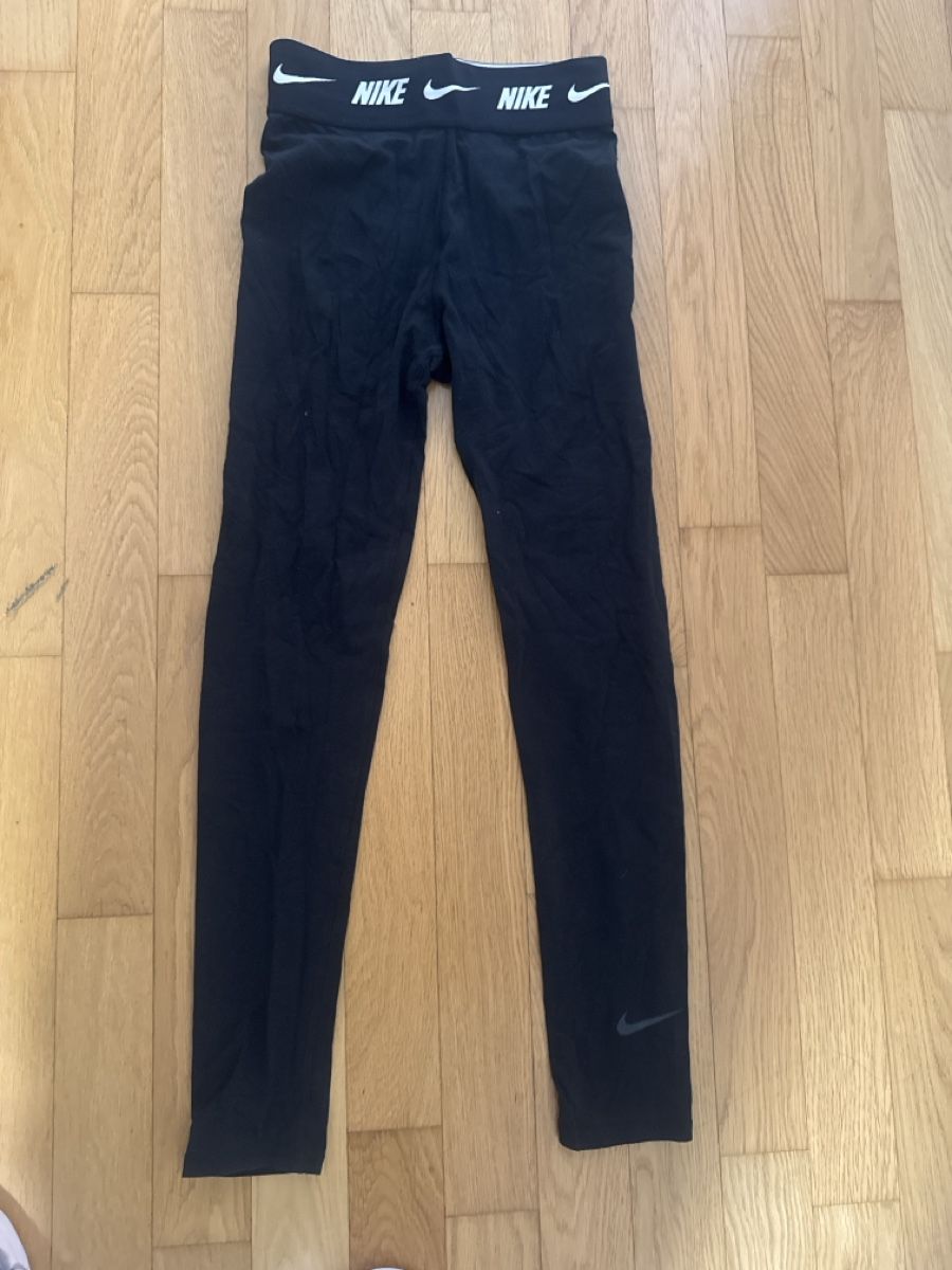 Nike Calze & Collant: Nike Leggings Gr. 156-166 cm – Usato da Füllinsdorf venduto da silberstern110