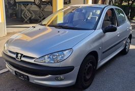 Peugeot 206 1.6i Silber 5-türig