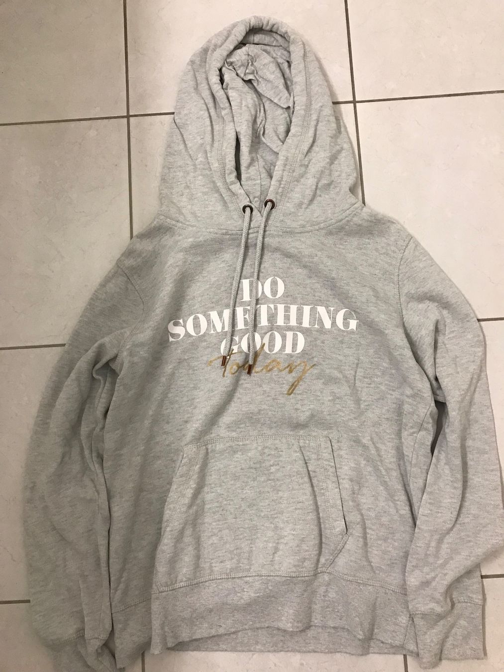 Maglioni & Felpe: grauer warmer Kapuzenpulli – Usato da Bassersdorf venduto da secondhand_clothing 1
