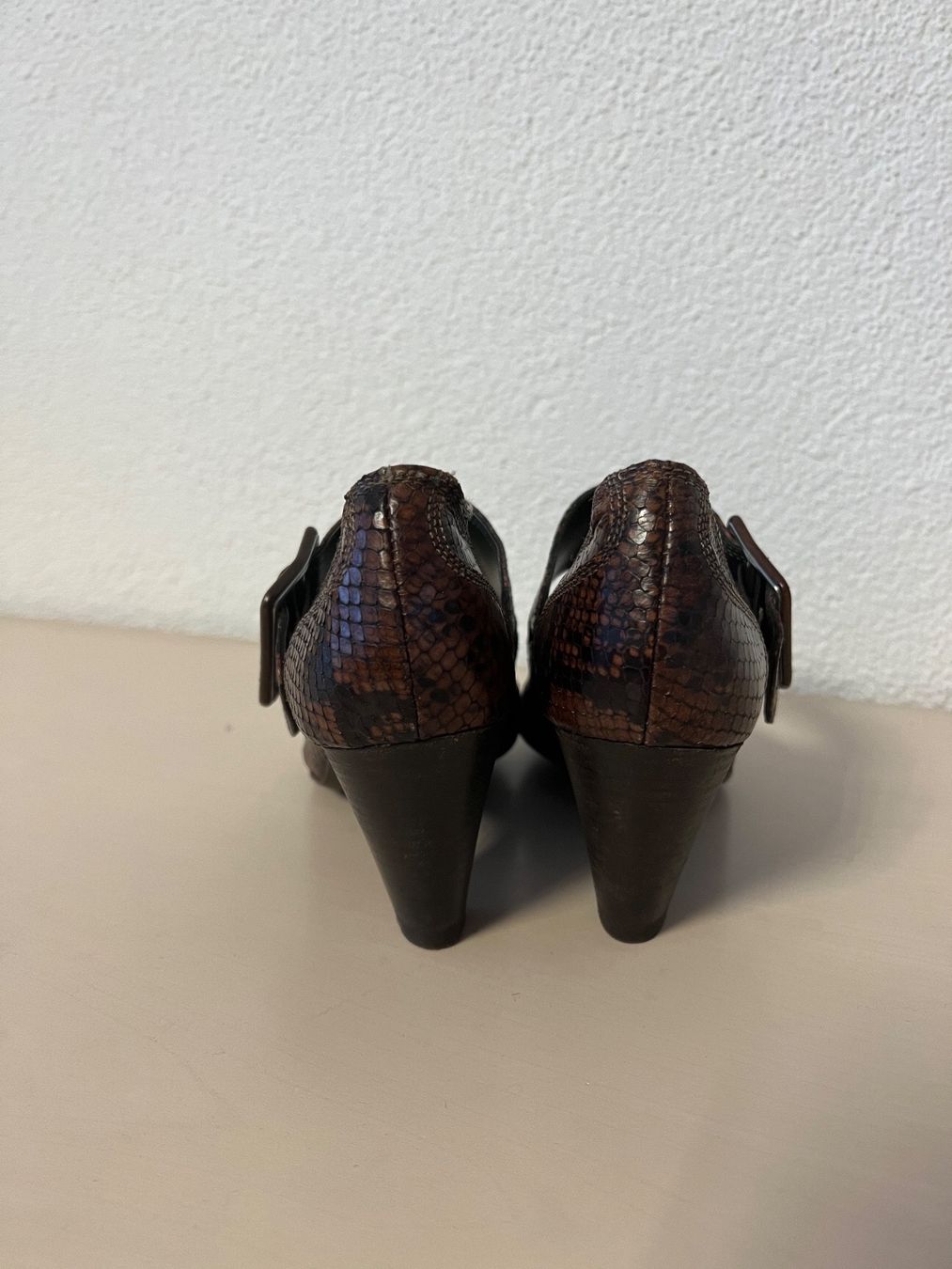 Walder Scarpe da donna: Damenpumps mit Riemchen von Walder gr. 38 – Usato da Luzern venduto da suhamadlun 8